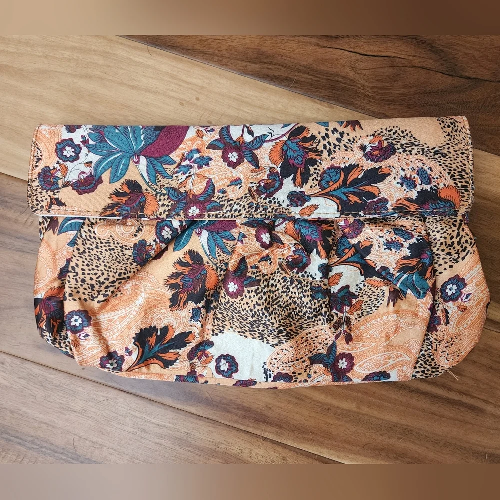 Aldo gorgeous clutch